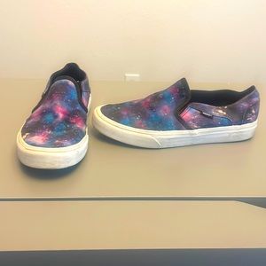 Vans Asher Slip On Sneaker Galaxy 8. Women’s size 9 great used condition